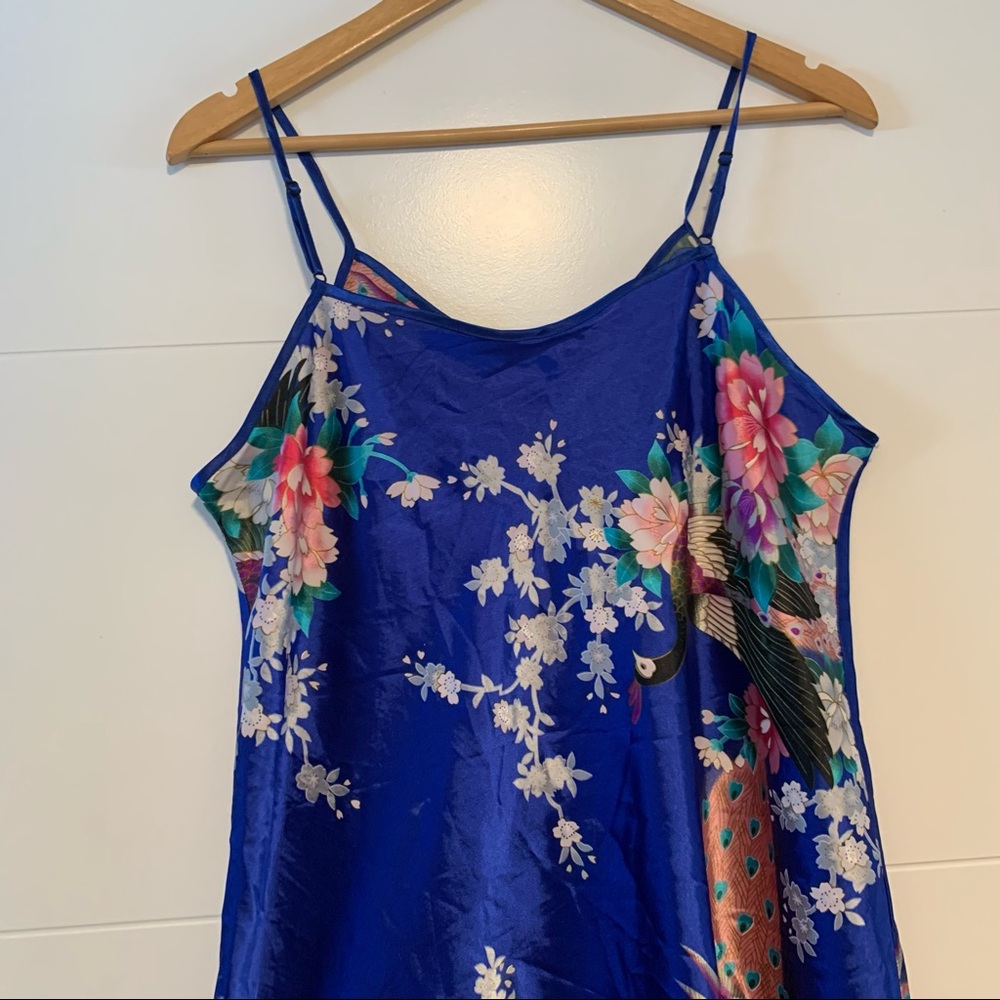 Patterned Peacock Robe & Camisole Set - Picture 14 of 16